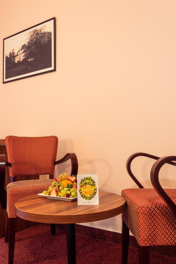 Hotel Studanka Rychnov nad Kneznou Luaran gambar