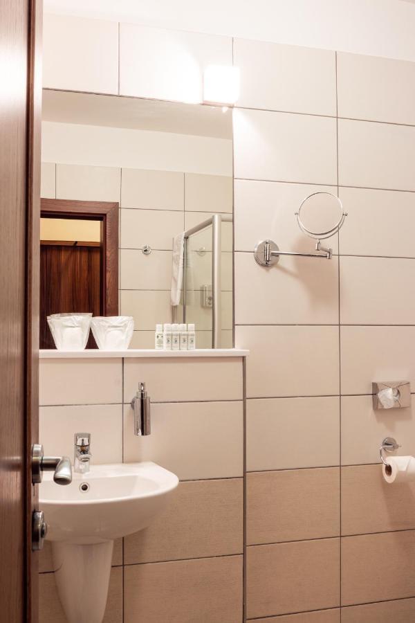 Hotel Studanka Rychnov nad Kneznou Luaran gambar