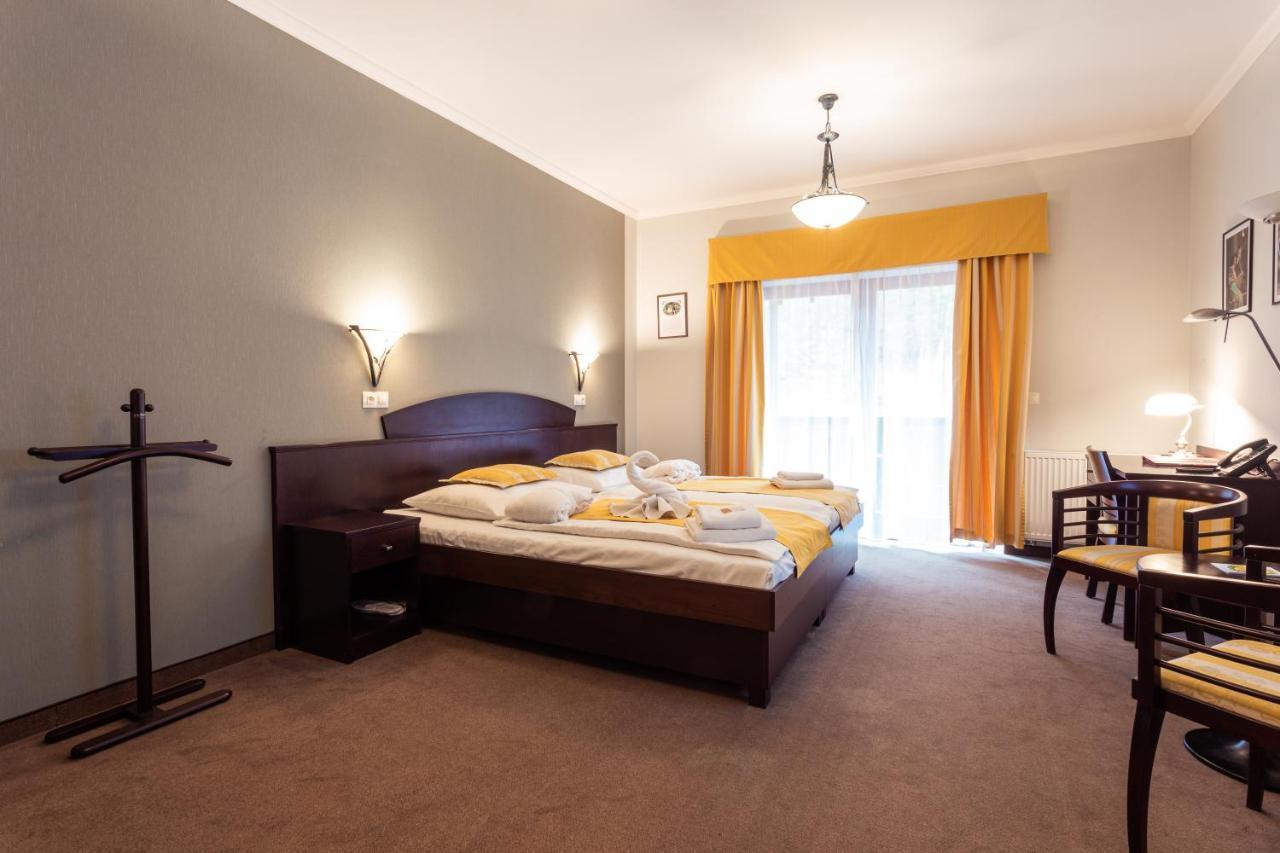 Hotel Studanka Rychnov nad Kneznou Luaran gambar