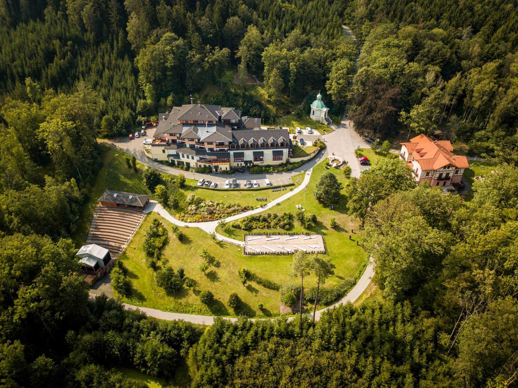 Hotel Studanka Rychnov nad Kneznou Luaran gambar
