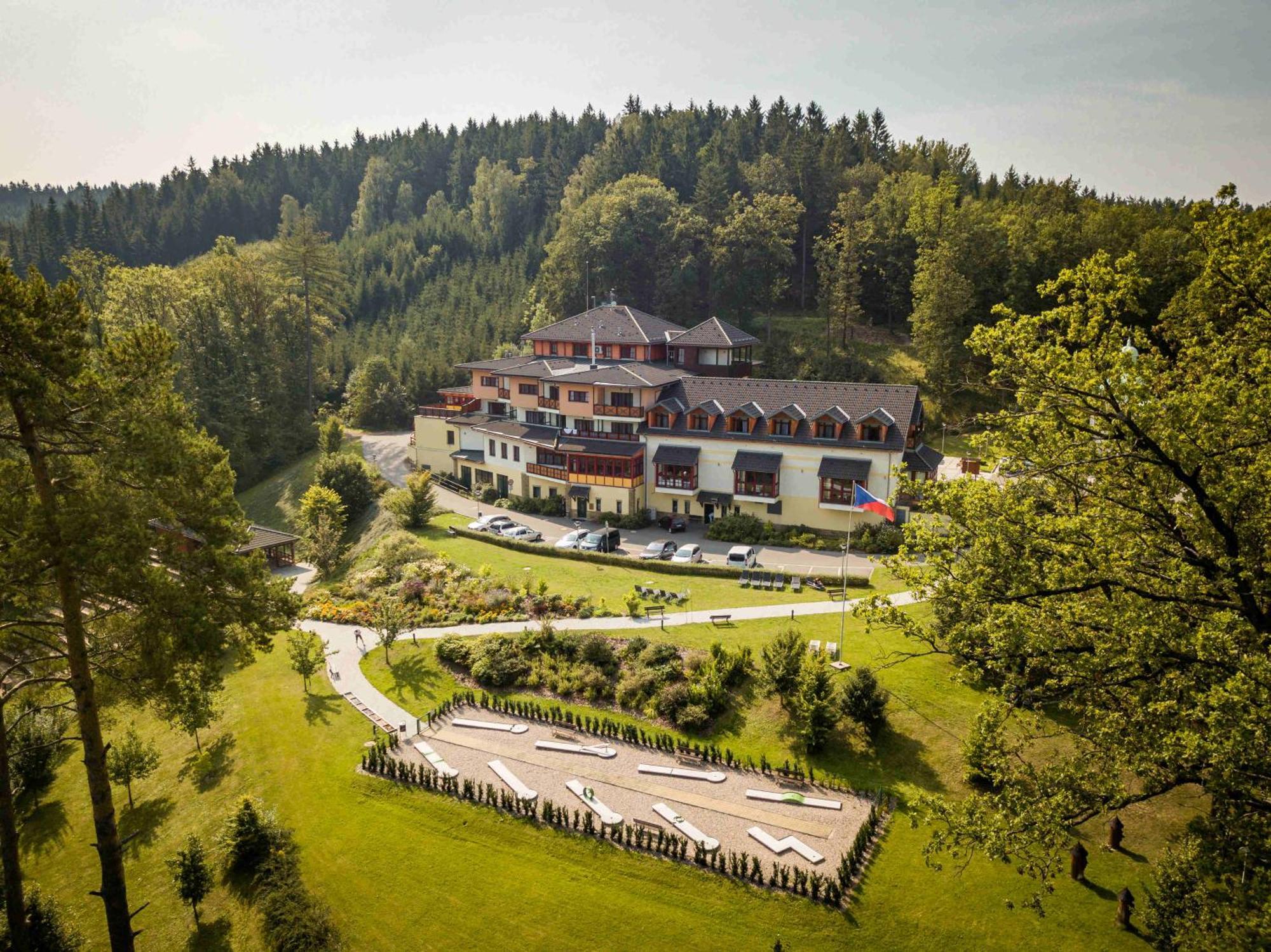 Hotel Studanka Rychnov nad Kneznou Luaran gambar