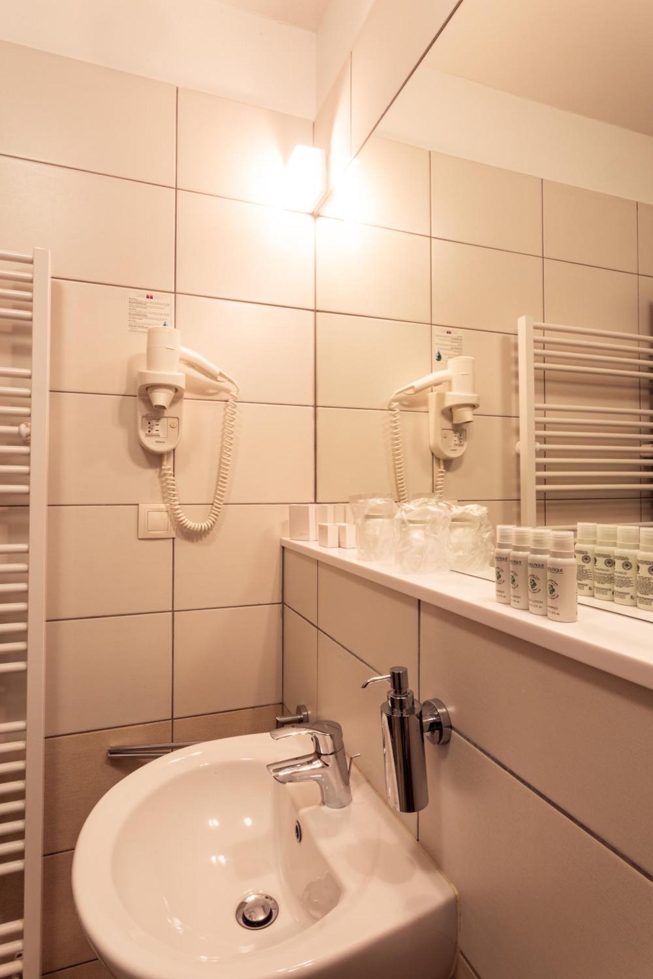 Hotel Studanka Rychnov nad Kneznou Luaran gambar