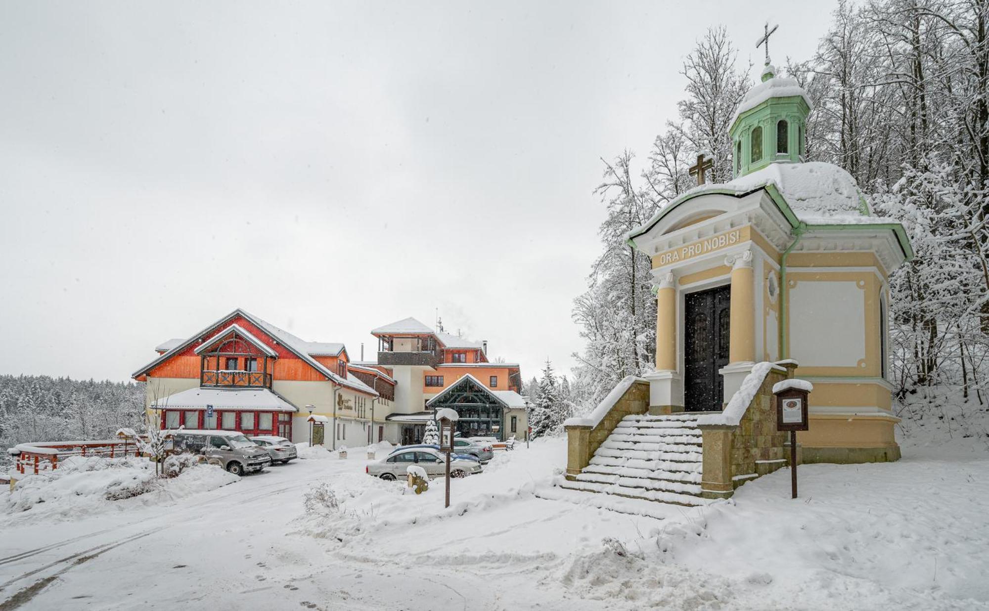 Hotel Studanka Rychnov nad Kneznou Luaran gambar
