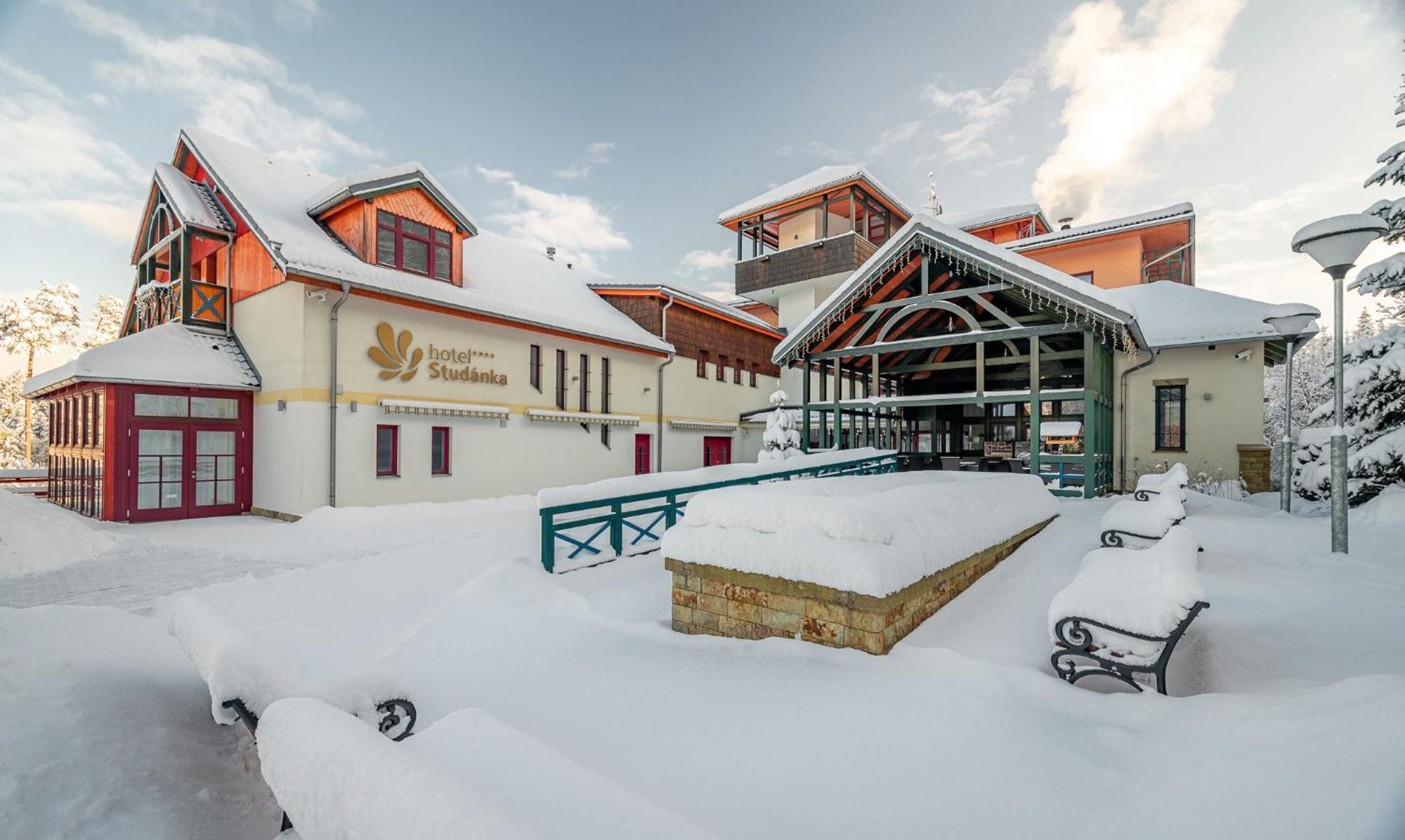 Hotel Studanka Rychnov nad Kneznou Luaran gambar