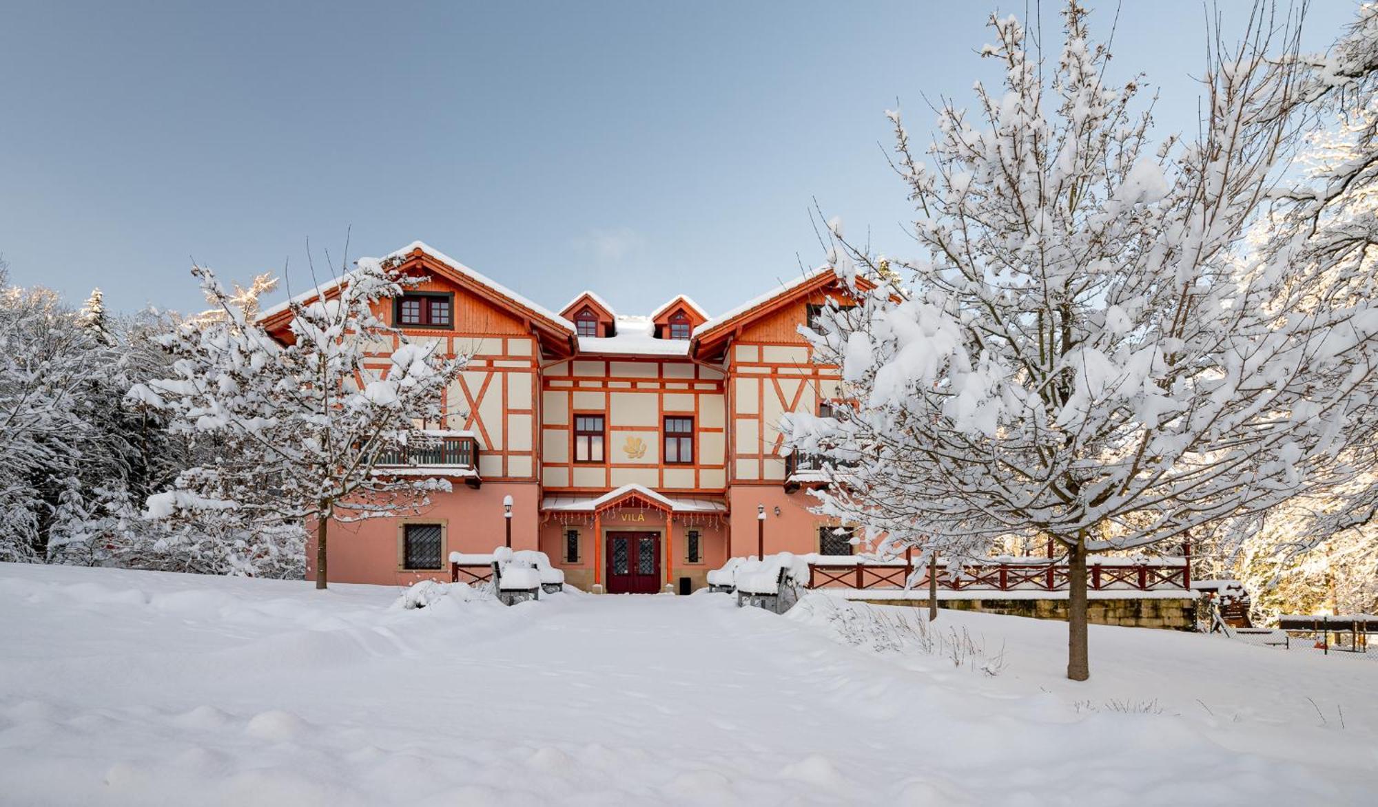 Hotel Studanka Rychnov nad Kneznou Luaran gambar