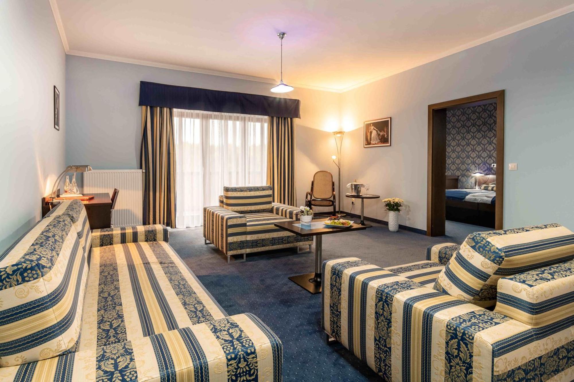 Hotel Studanka Rychnov nad Kneznou Luaran gambar