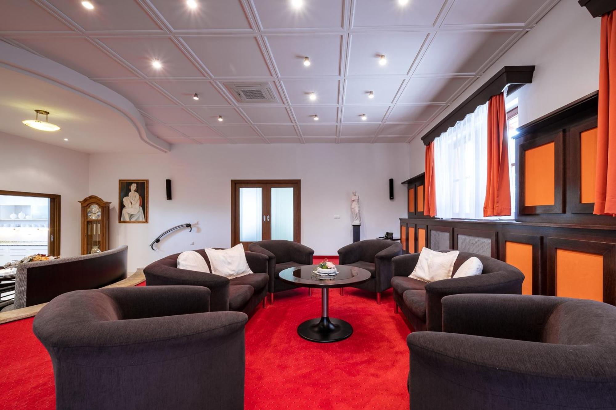 Hotel Studanka Rychnov nad Kneznou Luaran gambar